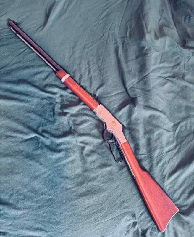 Henry American Beauty lever action .22